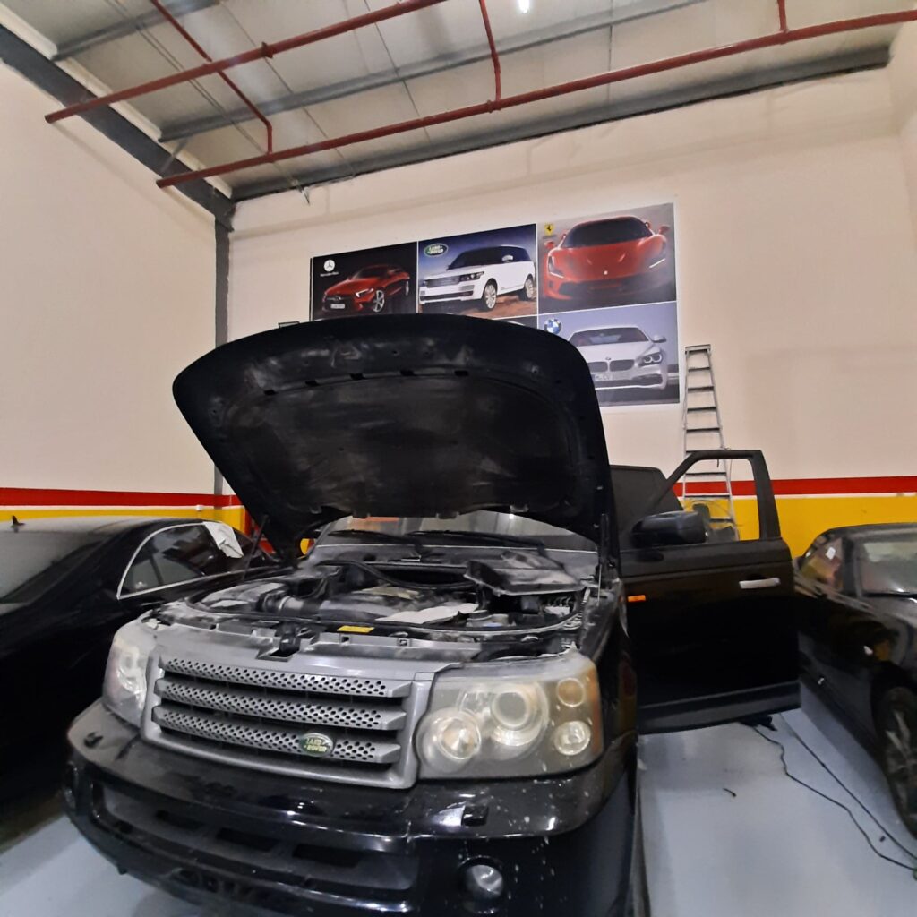 Range Rover Special Garage